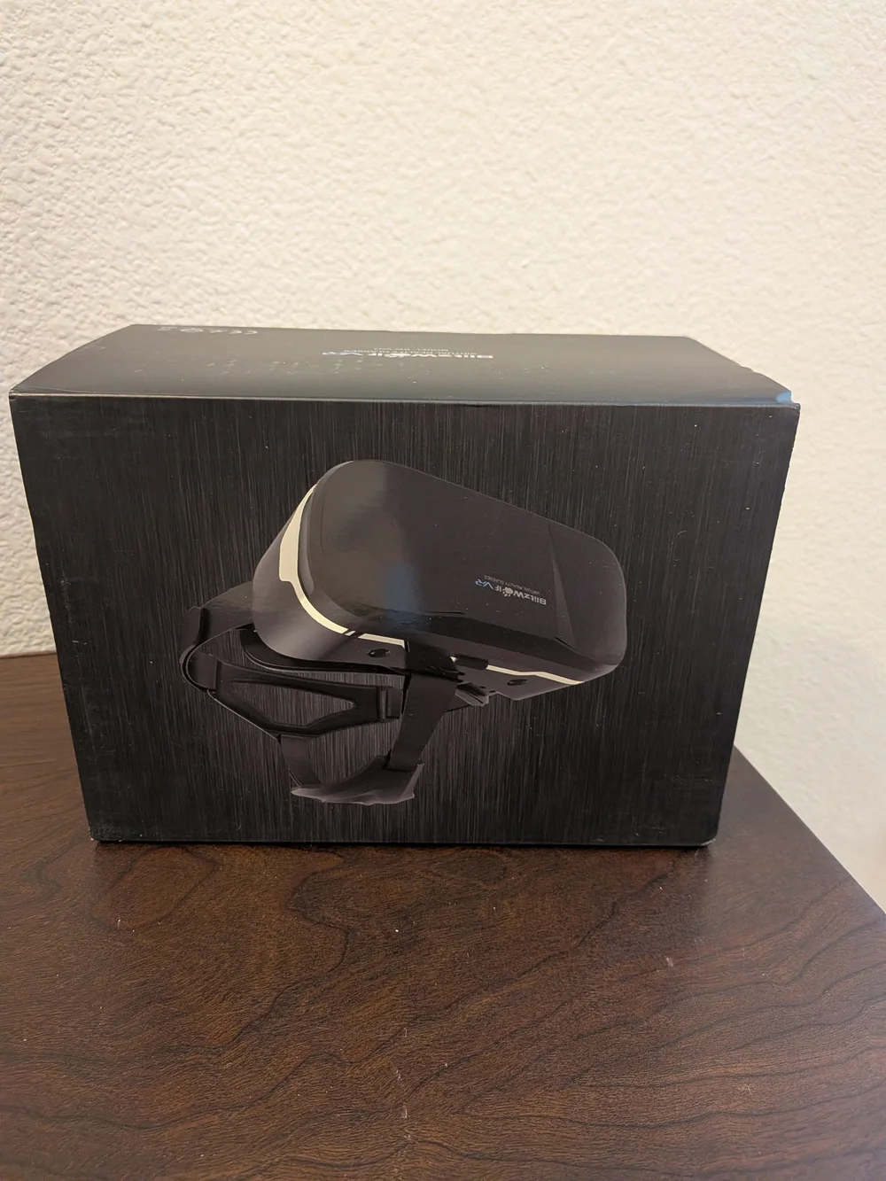 Black VR Headset with Adjustable Strap - Virtual Reality Viewer